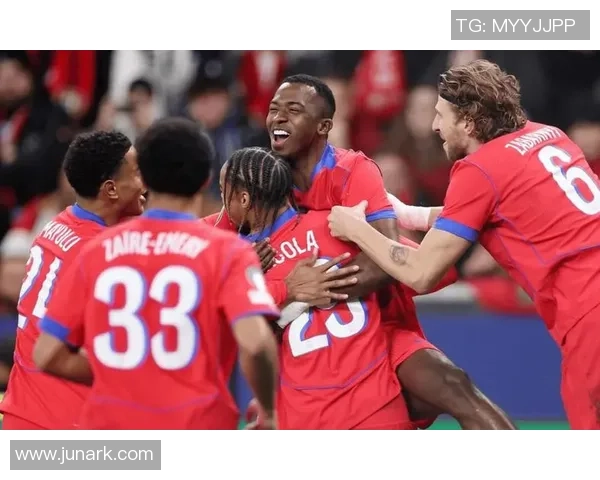 国王杯激情对决巴黎圣日耳曼大胜热刺红牌事件引发全场热议 国王杯激情对决巴黎圣日耳曼大胜热刺红牌事件引发全场热议