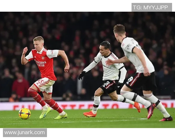 英超经典战役阿森纳逆转曼联补时绝杀引发全场狂欢