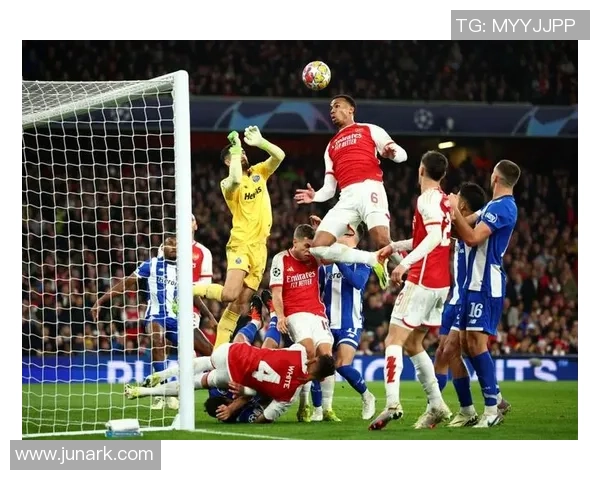 西甲激战巴黎圣日耳曼狂胜尤文图斯五球大捷引发全场沸腾 西甲激战巴黎圣日耳曼狂胜尤文图斯五球大捷引发全场沸腾